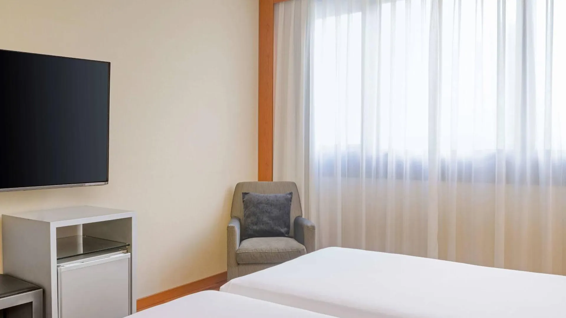 Ac Hotel Genova By Marriott