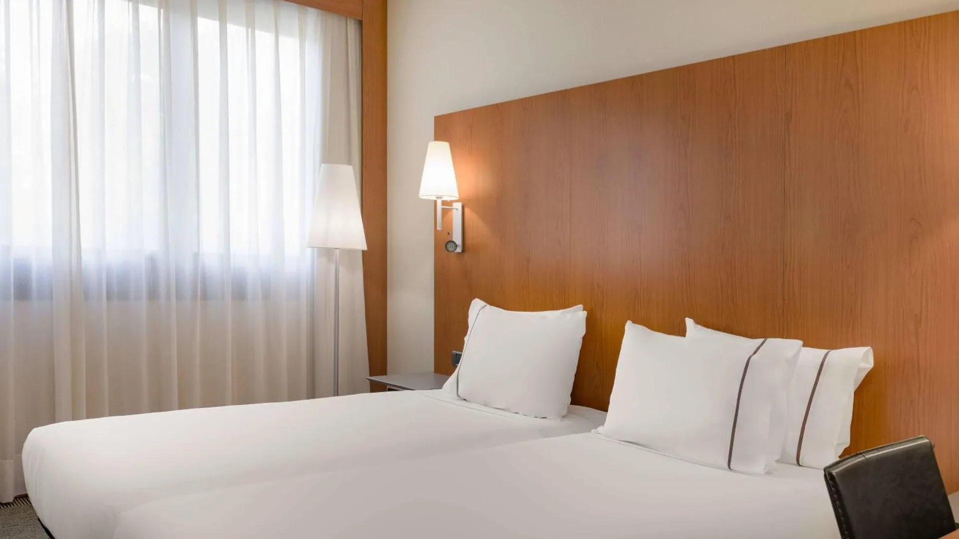 Ac Hotel Genova By Marriott